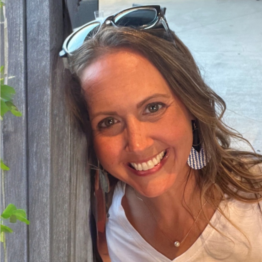 Meet your Posher, Adrienne